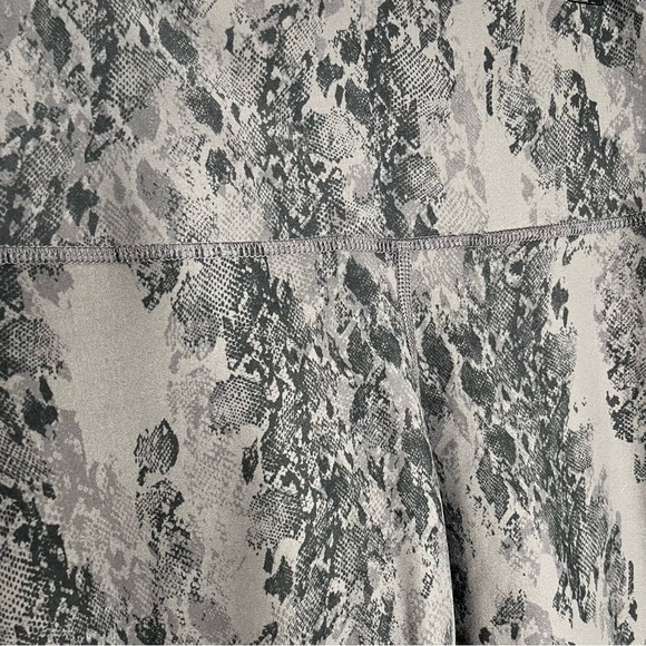 Evolution & Creation Snake Print 7/8 Leggings - Picture 3 of 5